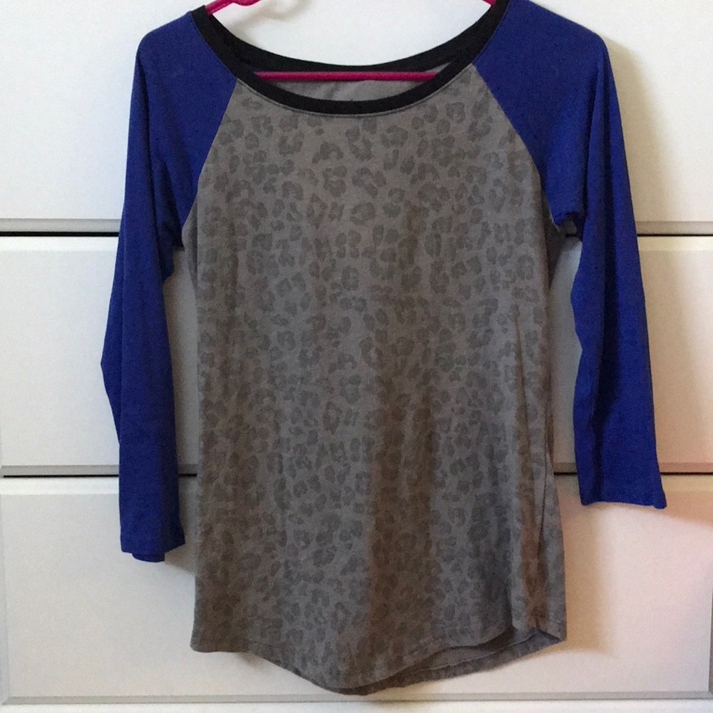 AMERICAN EAGLE cheetah print baseball tee!